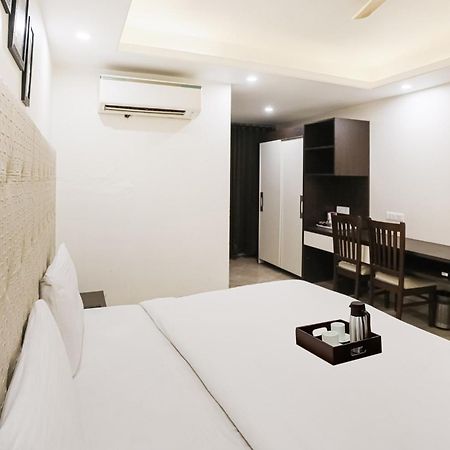 Townhouse The Amv Hotel Гургаон Екстериор снимка